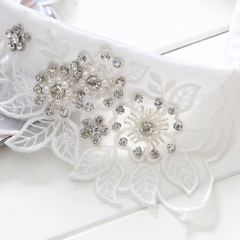 

2021 New Korean Fashion Women Detachable Collars Crystal Pearls Shirt Detachable False Collar Shirts Sweater Fake Collar