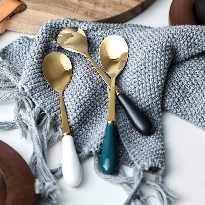 Керамическая кофейная чашка и блюдце MUZITY с золотой ложкой из нержавеющей стали