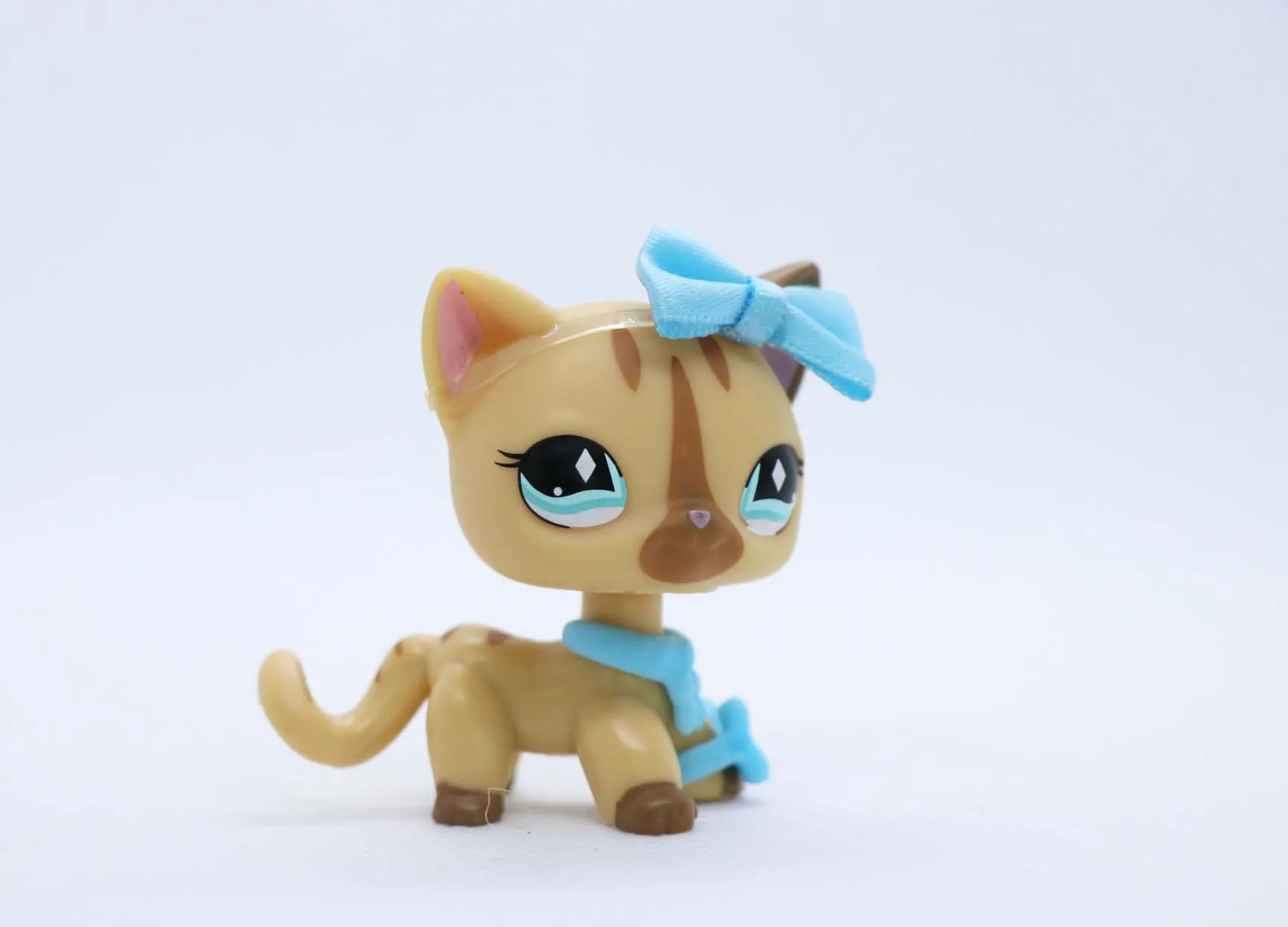 Pet Shop короткошерстной кошки кошка 886 желтый KittyKitten голубых бриллиантов глаза