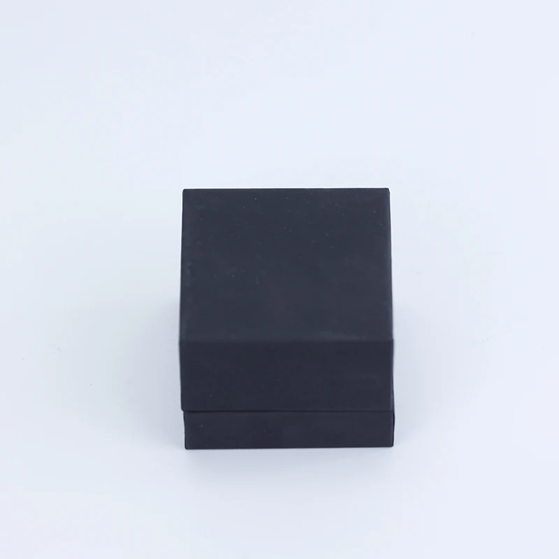 Чехол из черной бумаги с одним кольцом | Украшения и аксессуары