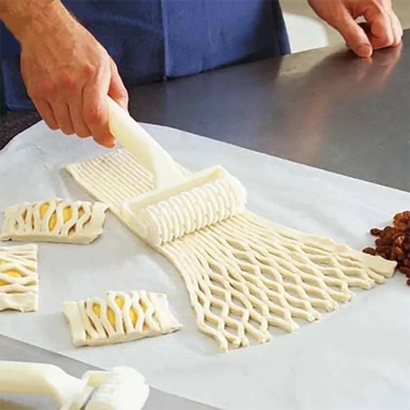 

Large Size Pizza Roller Cutter Pastry Baking Tools Knife Bakeware Embossing Dough Roller Lattice Cutter Craft Pie Cookie Cutter