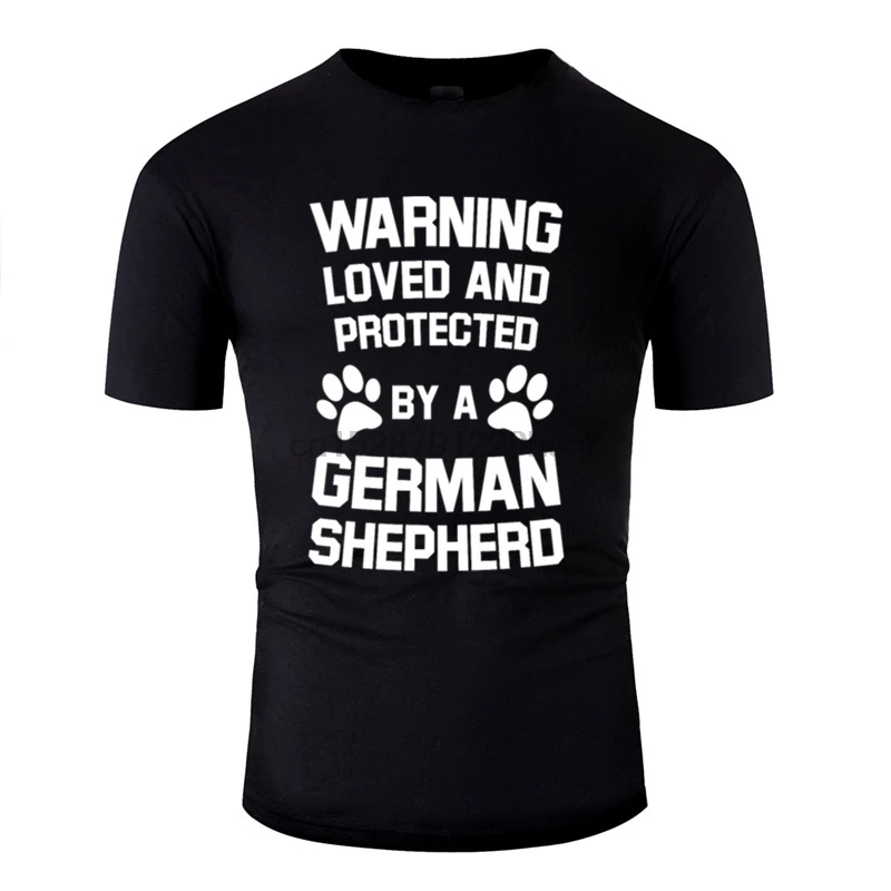 Футболка мужская с принтом любит и защищает немецкой овчарки |