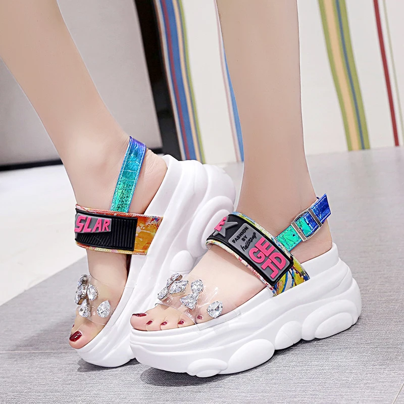 Женские сандалии Lucyever на толстой платформе босоножки танкетке со стразами туфли