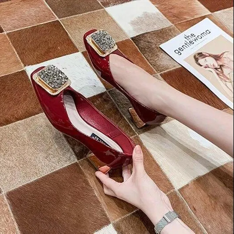 Женские высокие каблуки классические бежевые туфли из искусственной кожи с