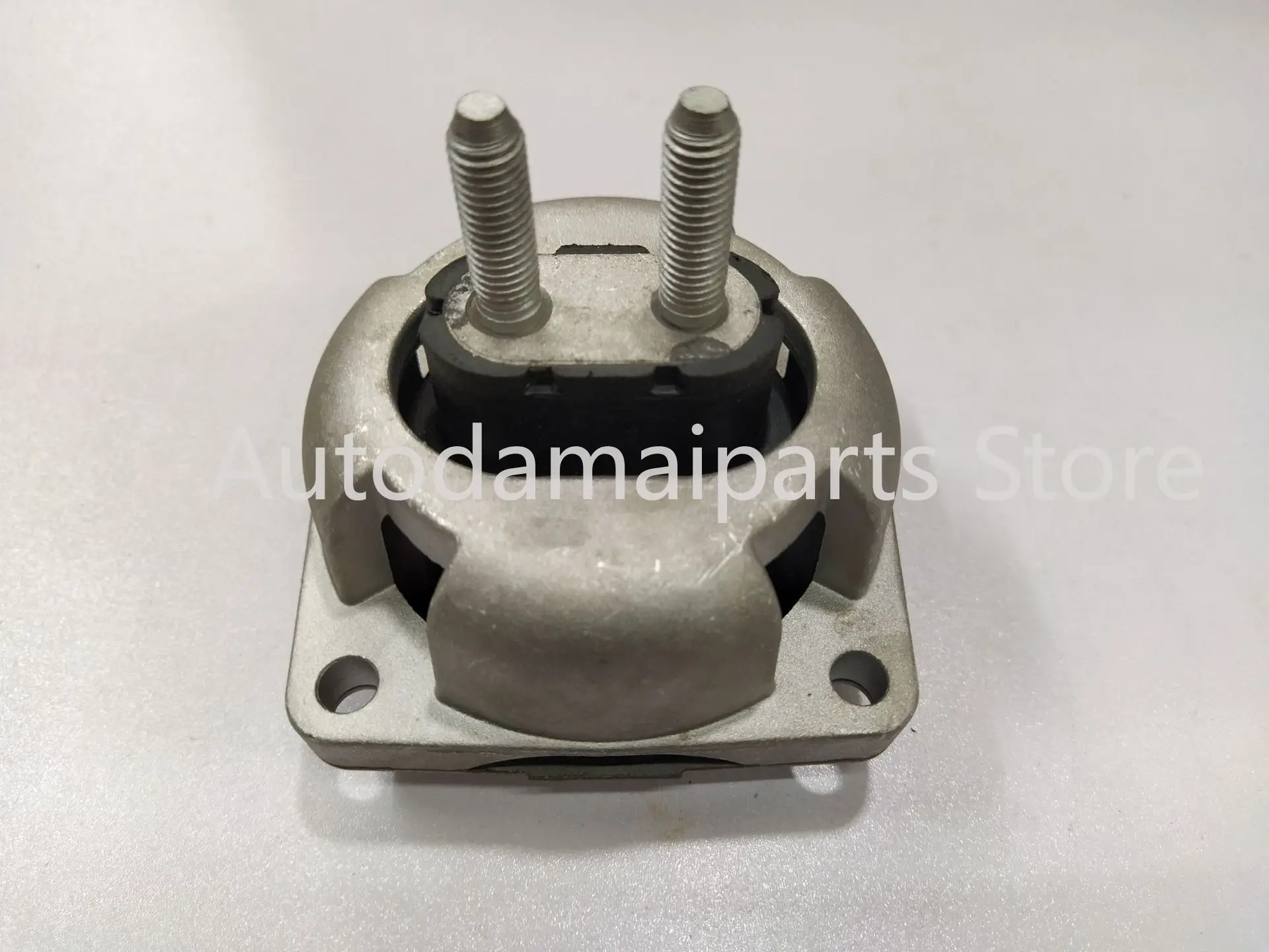 

Кронштейн для коробки передач Benchi W166251GL320420 1662400518