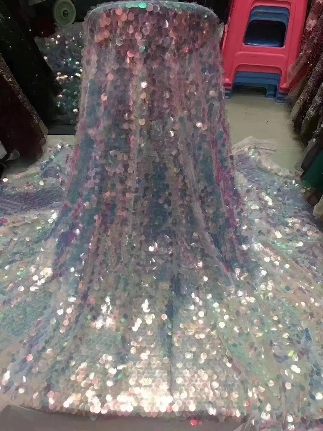 Ярко-розовая африканская кружевная ткань с объемными блестками французская