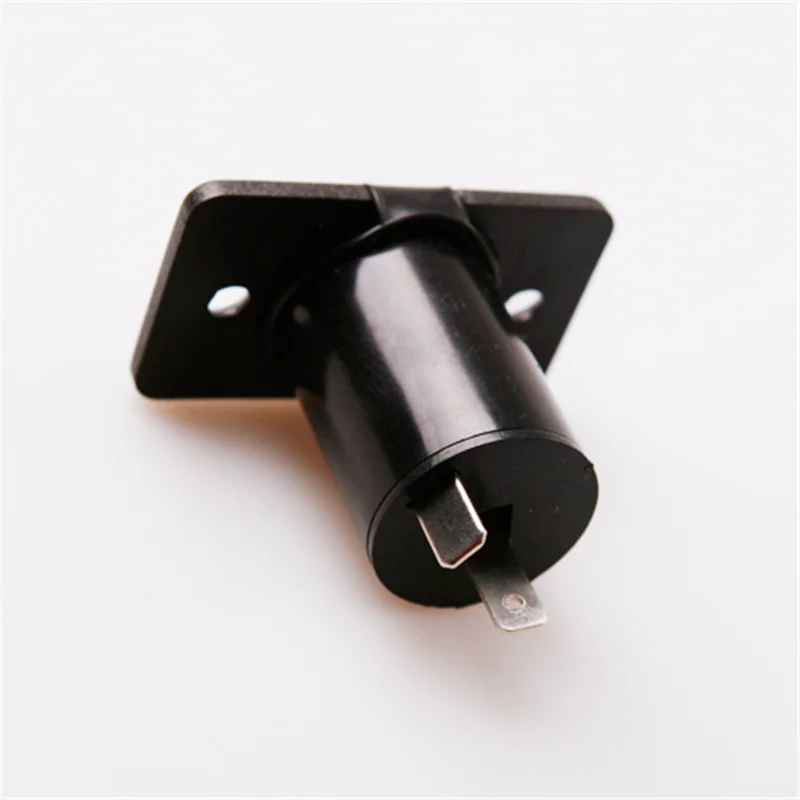 1 шт. сигареты Мощность гнездо адаптера Зарядное устройство для автомобиля Auto12V ~