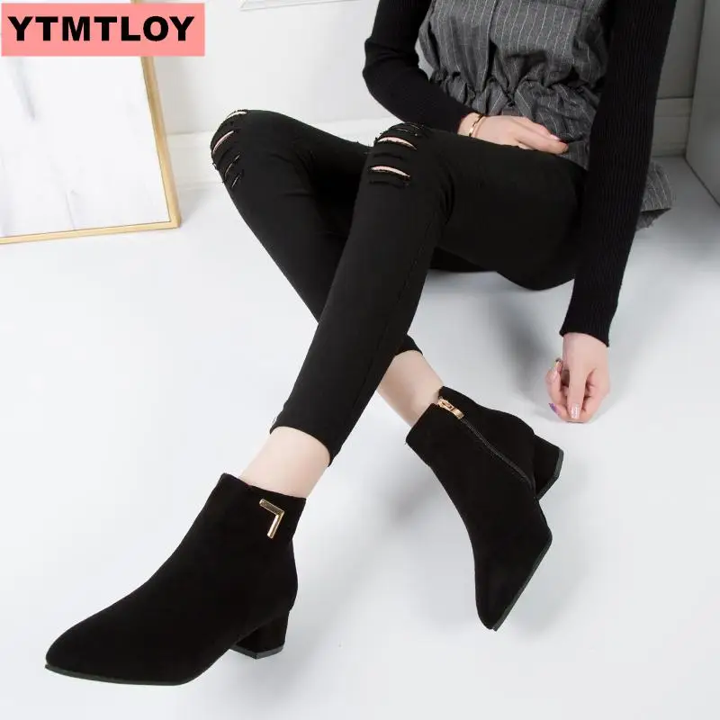 Женские ботинки на низком каблуке красные с острым носком осень и зиму матовые