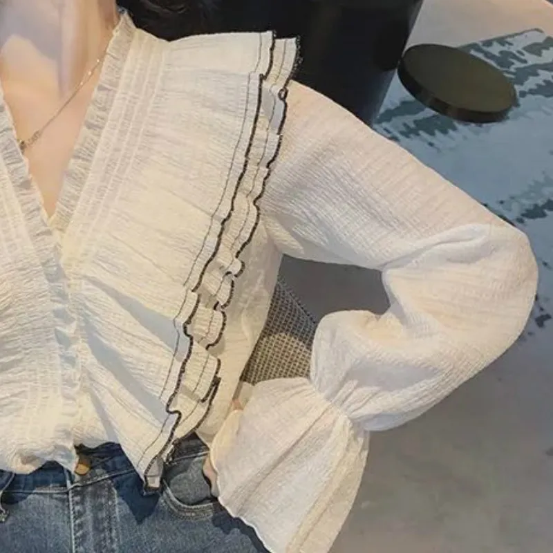 

Women Blouses Hot Sale V-Neck Elegant Ruffles Popular Flare Sleeve Casual Loose Tops Pullover Fashion Korean Female Blouses