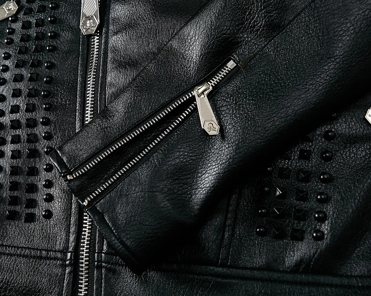 

2021 Rivets PU Jackets Men Black Slim Turn-down Neck Zipper Full Streetwear Motorcycle Faux Leather Coats Casacas Para Hombre