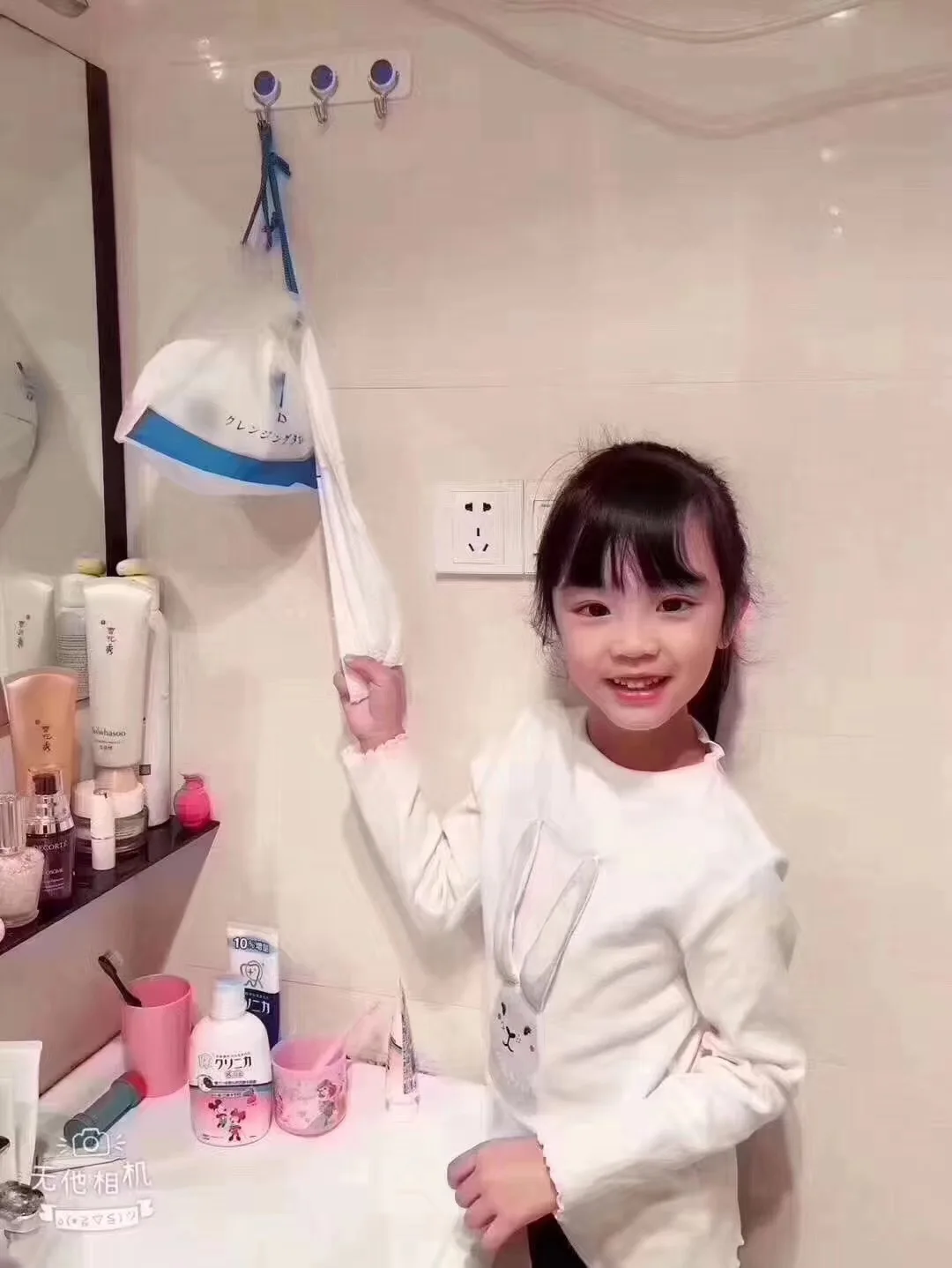 

Disposable facial cleansing towel non-woven facial cleansing towel beauty cotton soft paper towel roll 50 dry and wet dual-use