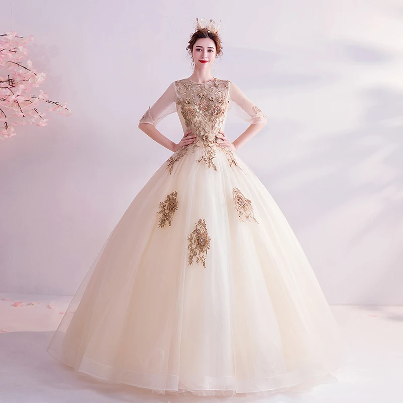 Рисунок 3 - Бальное платье с блестками