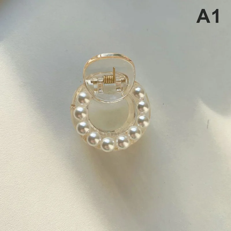 

1pc Style Fashion Sweet Hair Claw Mini Round Pearl Hair Clips For Women Girls Chic Barrettes Hairpin Hair Accessories