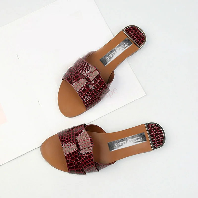 

Flat Bottom Female Slippers Wild Open Toe Outdoor Wear Casual Word Drag Summer Women Sandals Beach Shoes Casual Lady Shoes
