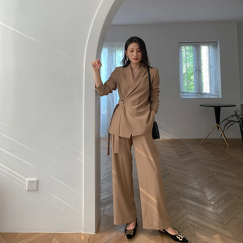 Комплект брюк женский из двух предметов пиджак с блейзер поясом на талии и