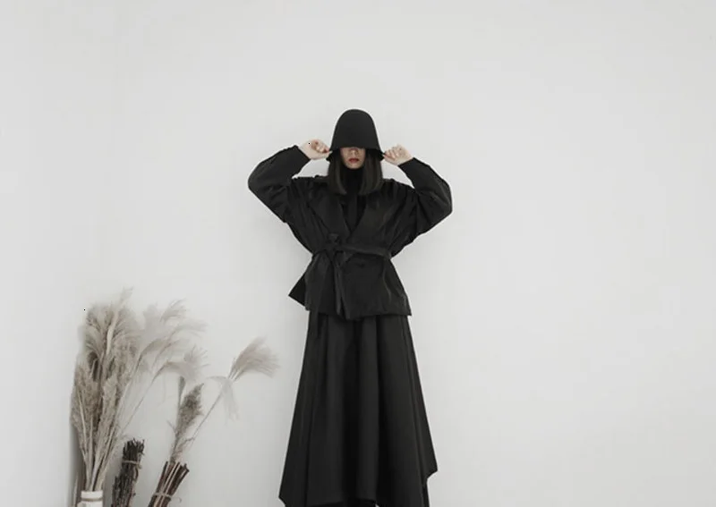 

[EAM] Loose Fit Black Loose Satin Bandage Big Sdize Jacket New Lapel Long Sleeve Women Coat Fashion Spring Autumn 2021 19A-a548