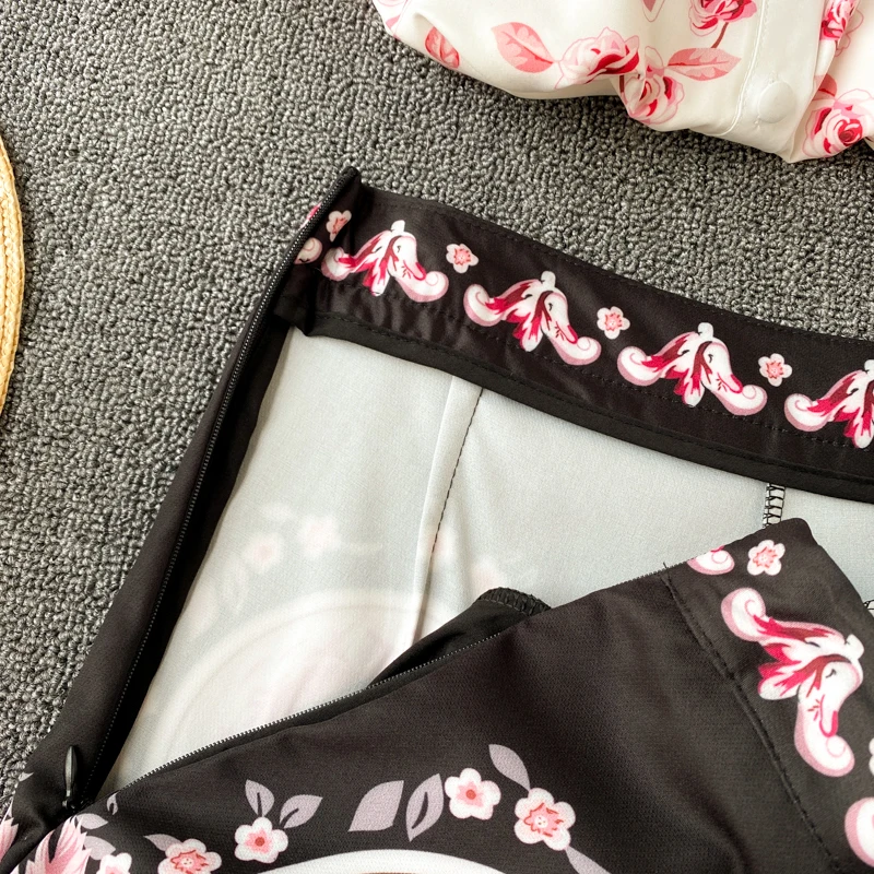 

Retro Fashion Suit Printed Off-shoulder Ruffled Short-sleeved Shirt High-waisted Short Skirt Two-piece Suit GK108