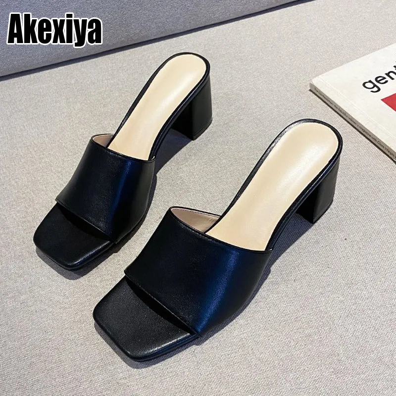 

2022 New Women Slipper Summer Outdoor Sandal Square High Heel Slip On Flip Flop Elegant Women Slides Flat slippers BC3568