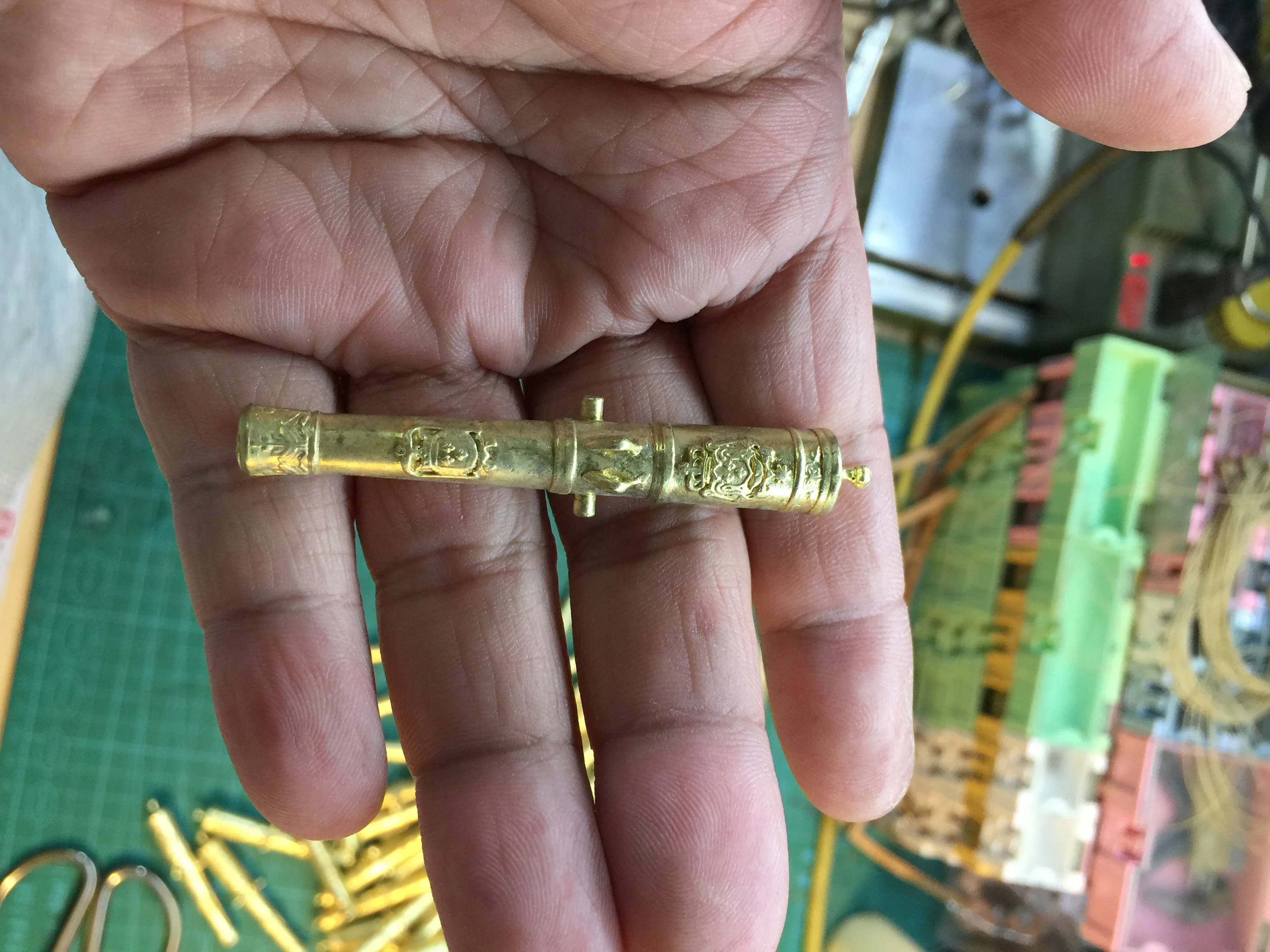 

Набор аксессуаров для деревянного корабля, ретро-пушки из чистой меди, литые пушки французского типа, Резные узоры, пушки 55 мм и 65 мм, 10 шт./лот