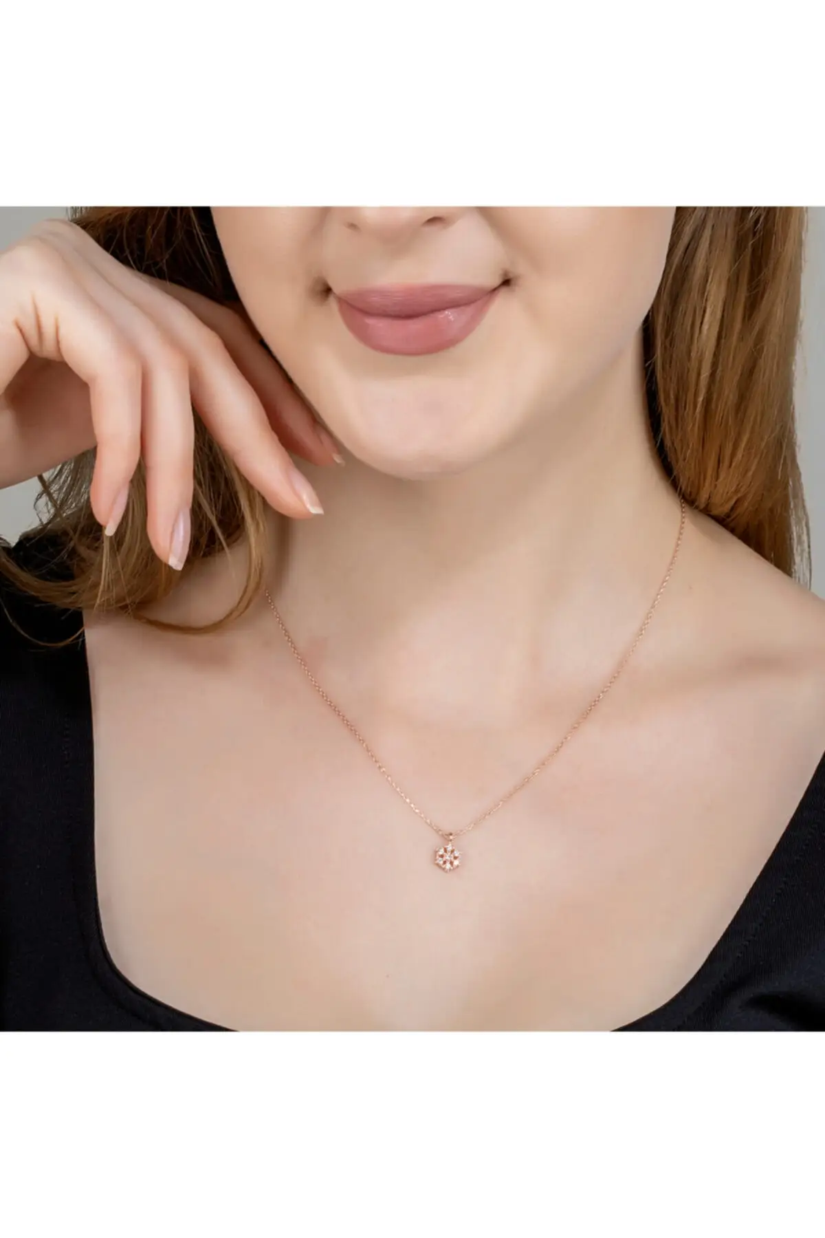 

Women's Silver Zircon Stone Crispy Snowflake Chain Rose Plated Elegant Necklace