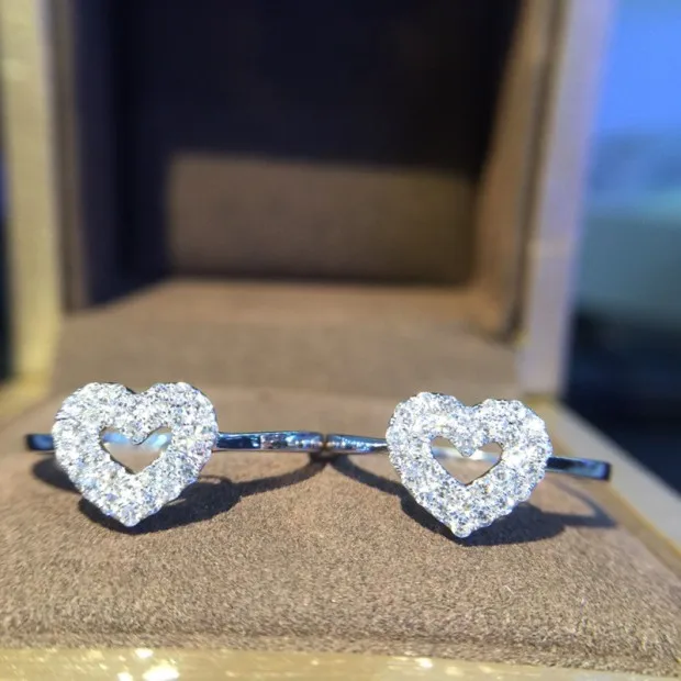 Кольцо из чистого золота 18 карат с натуральными бриллиантами красивое кольцо