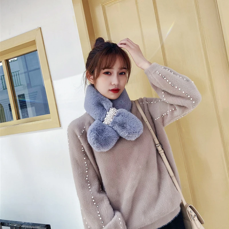 Женский шарф из искусственного кроличьего меха зимний плотный с пряжкой жемчуга