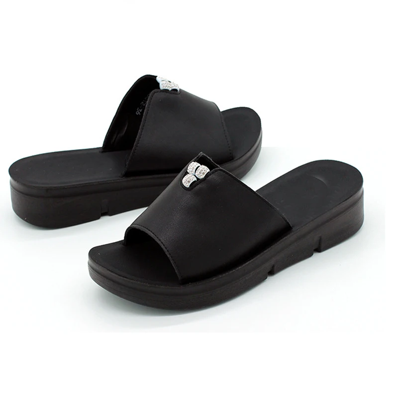 

2021 Summer High Quality Flat Women Slippers Fashion Breathable Beach Shoes Casual Ladies Indoor Anti-slip Sandals