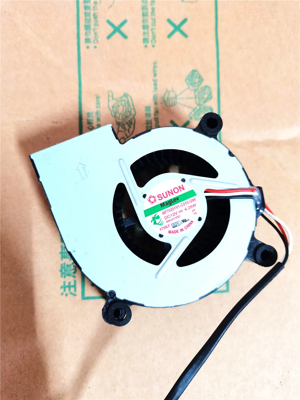 Φ 12v 2 91 W 4510 EF45101B1-C020-GD9 4 26 7025 3 линии тахометра сигнала для охлаждающий вентилятор |