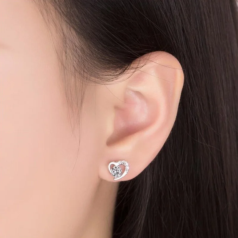 

Female Luxury Crystal Heart Stud Earrings Fashion Silver Color Wedding Engagement Jewelry Shiny Zircon Korean Earrings For Women