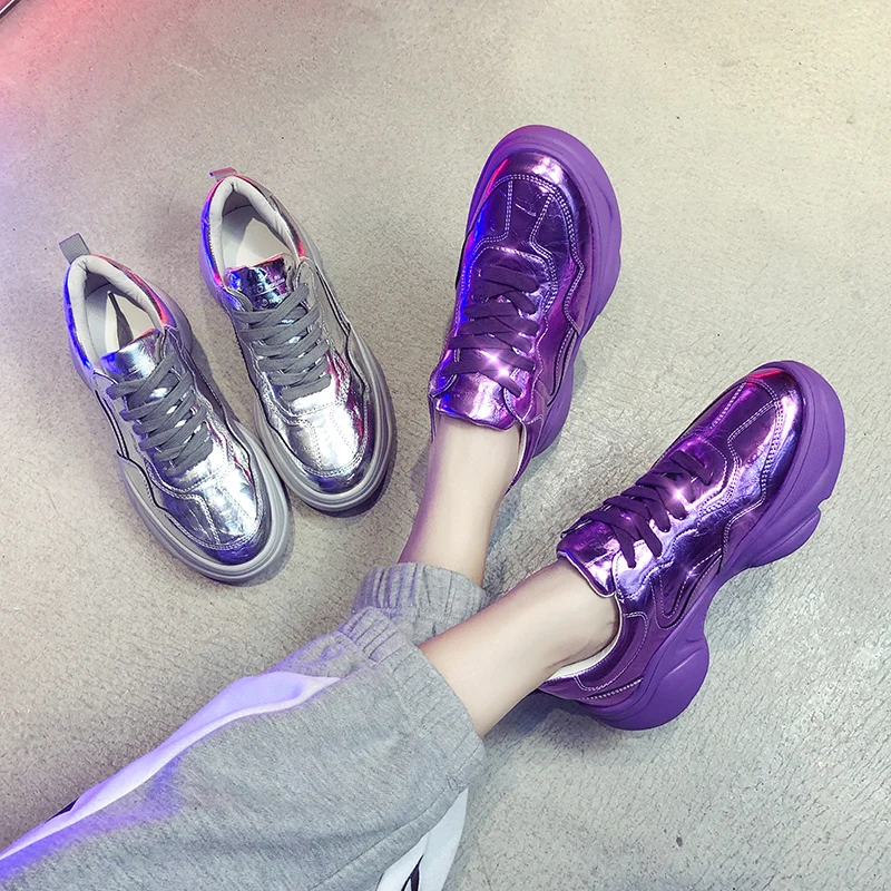 Женские кроссовки с зеркальной поверхностью удобная повседневная легкая обувь