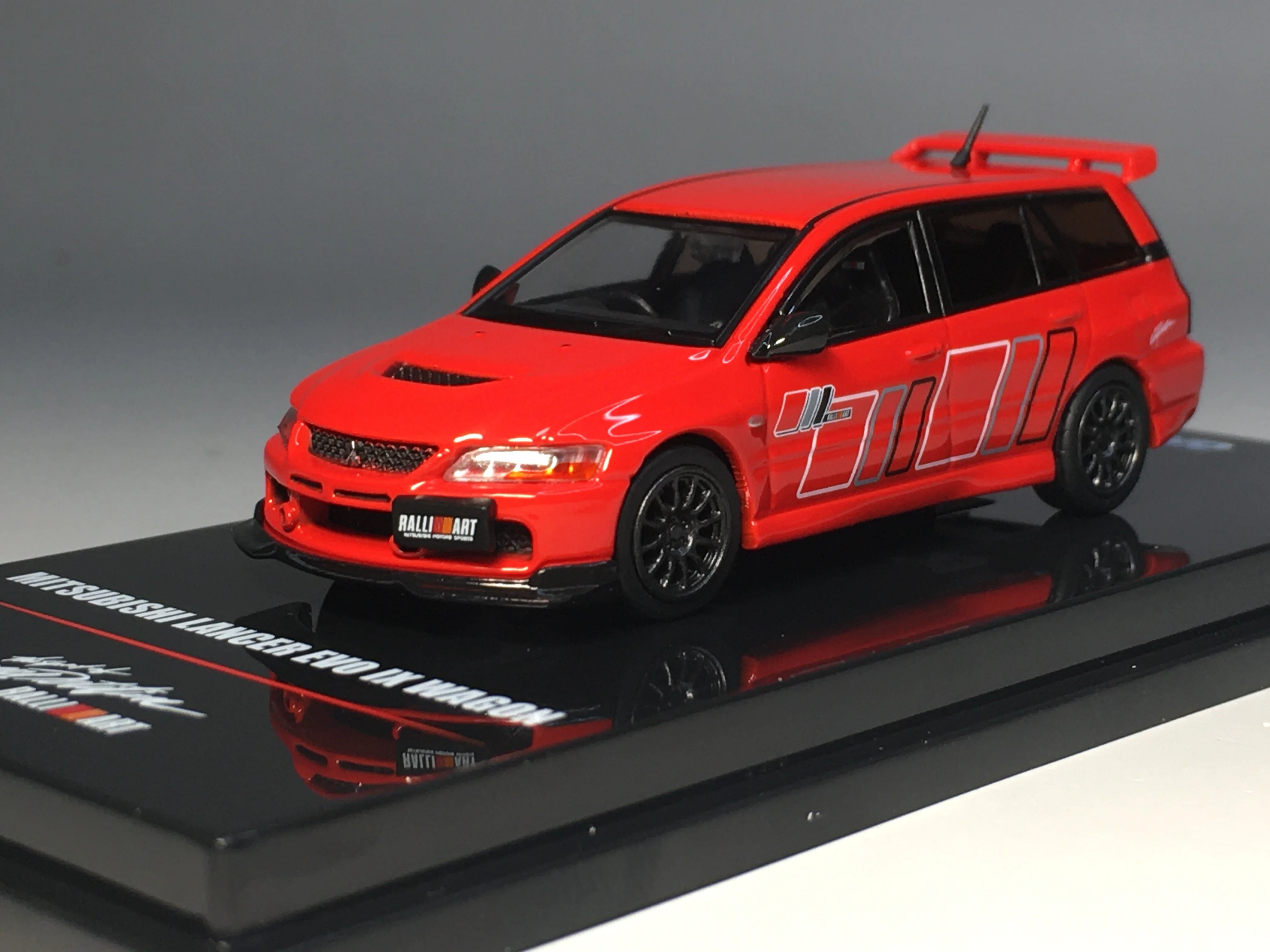 

Inno 1/64-Ev09w-Rare Mitsubishi Lancer Evo IX Wagon 2005 Ralliart Red Die Cast Model Car Collection Limited