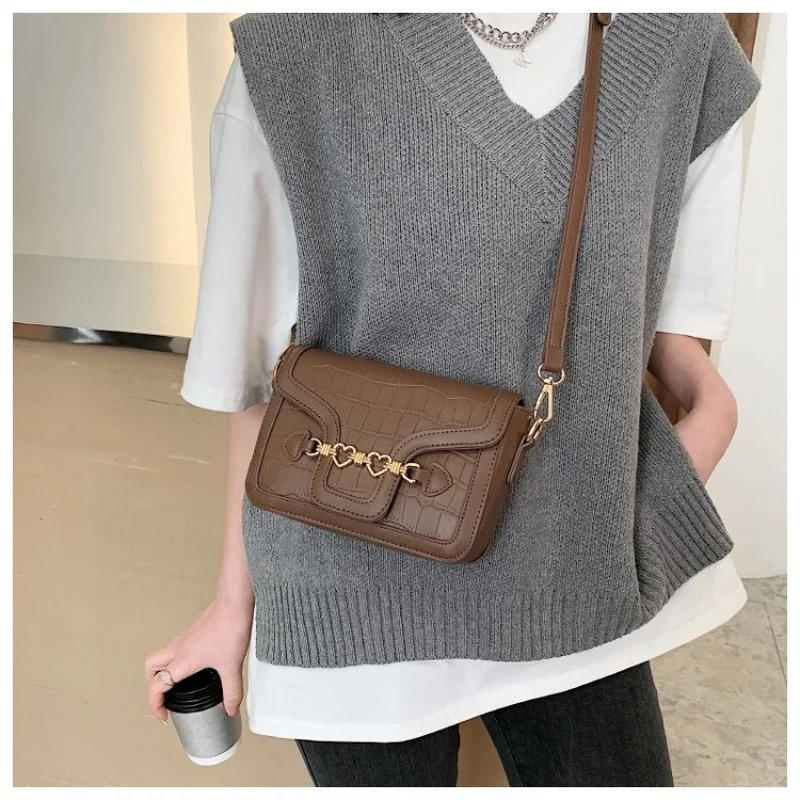 

Women Stone Pattern Crossbody Bag Heart Shape Chain Buckle Small Shoulder Bag Lady Fashion Purses And Handbags Luxury Designer