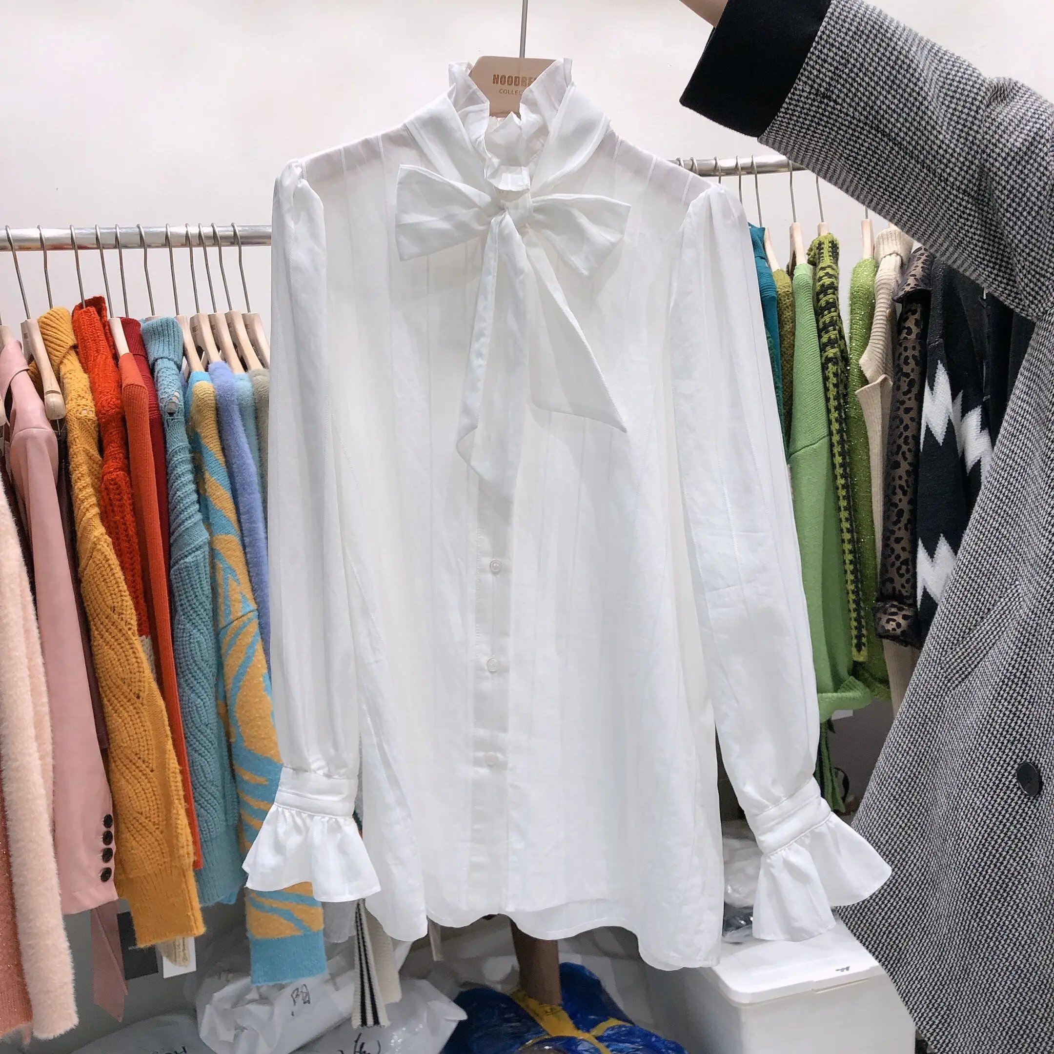 

2020 New Fashion Wild Lace Up Bow Flare Sleeve Turtleneck Striped Shirt Women Casual Single-Breasted Fashion Spring Tops