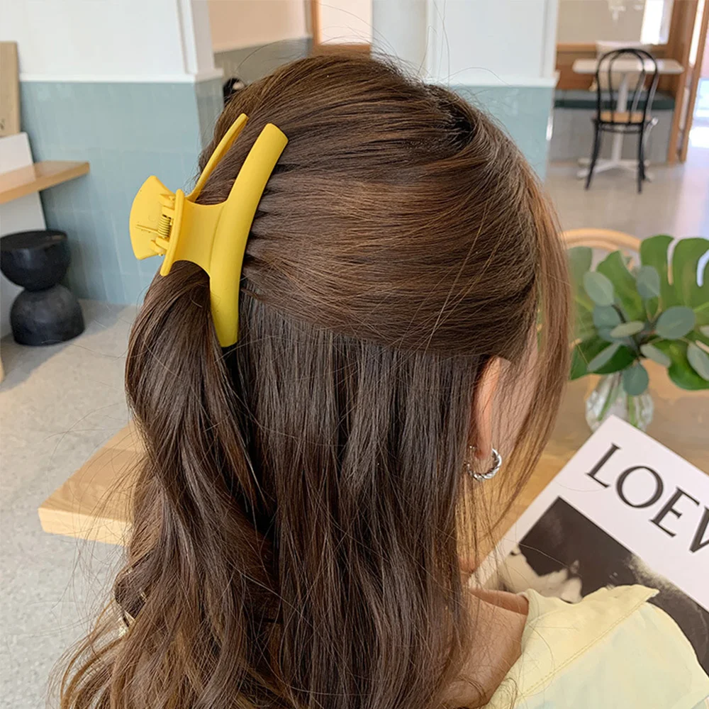 

Women Hair Accessories Korean Hair Claws Simple Large Size Plastic Hair Grab Clips Buckle Bath Ponytail Holder Clips for Girls