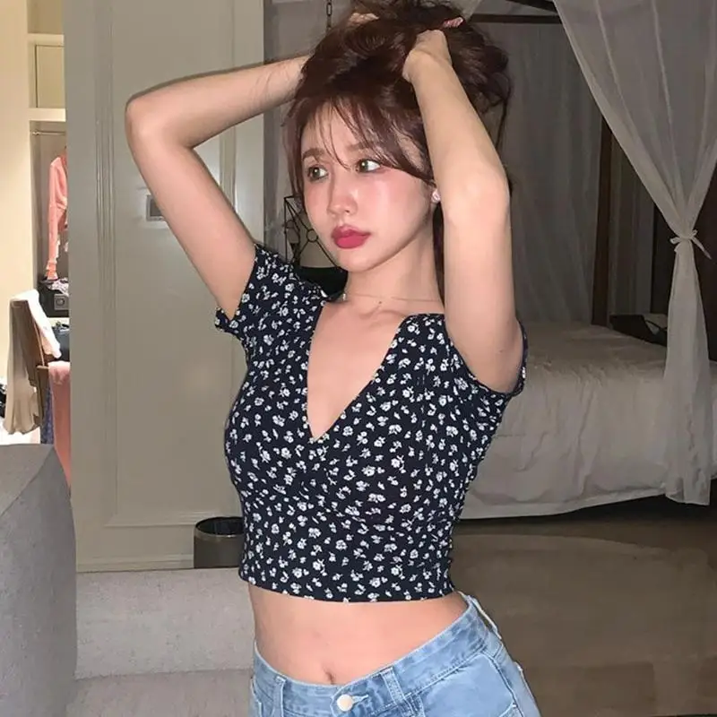 

Summer Women's Sexy Tight Deep V-neck Small Floral de Female T mujer Black shirt T-shirt Short Top Sleeve camisetas T-Shirt Q0E3