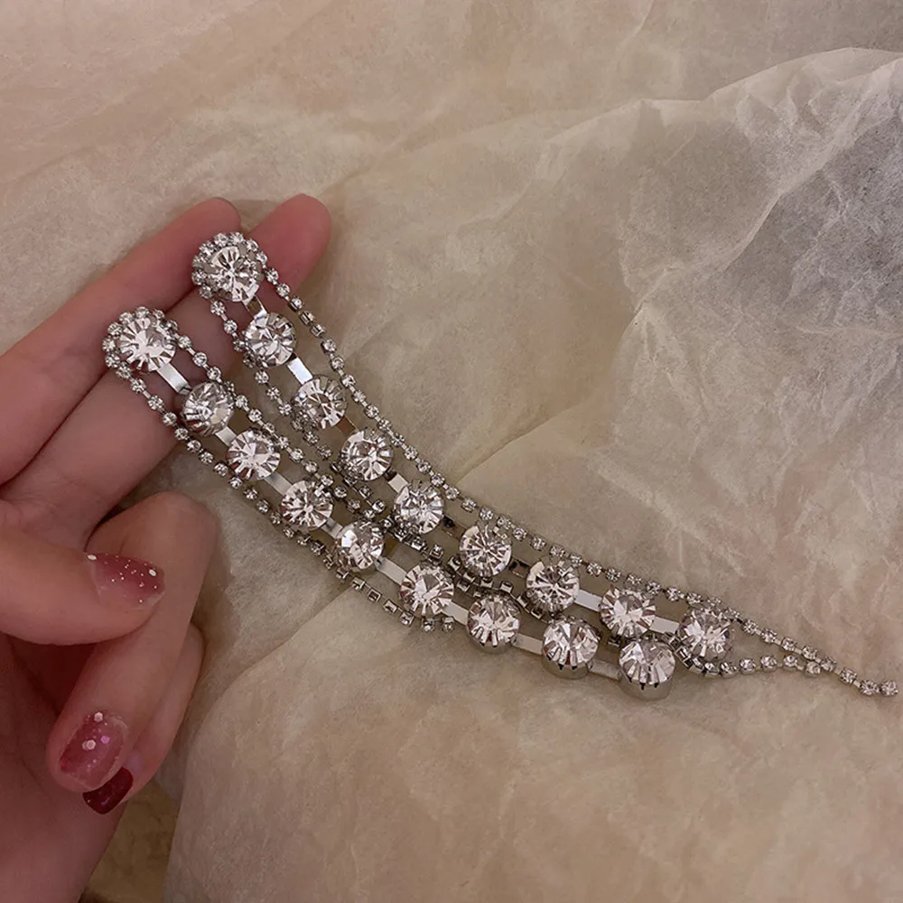 Серьги-подвески с кисточками из страз