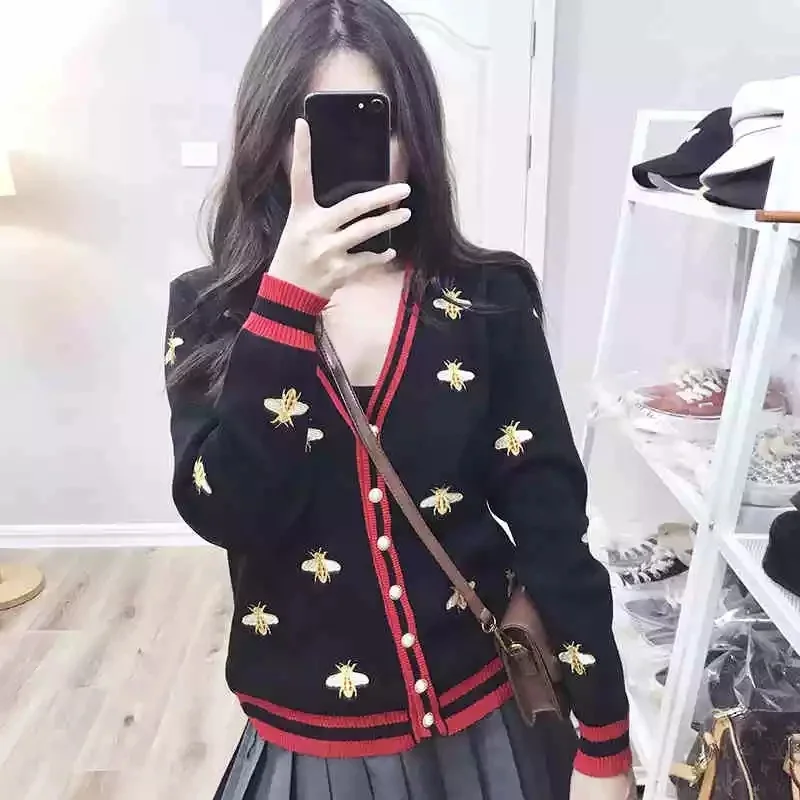 

High Quality Fashion Bee Embroidery Cardigan Women Spring Autumn Long Sleeve Single Breasted Button Knitted Sweaters