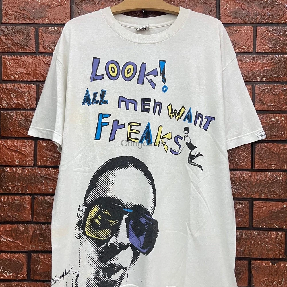 Винтажная Футболка 00С Akomplice с изображением линий одежды Фотопечати телесного