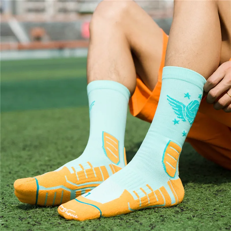 

Men Long Tube Cycling Socks Breathable Professional Outdoor Sport Fitness Basketball Running Sock Football Knee-High Cotton Sock