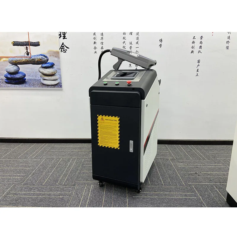 

100W Pulse Fiber Handheld Laser Cleaning Machine For Paint and Rust Removal