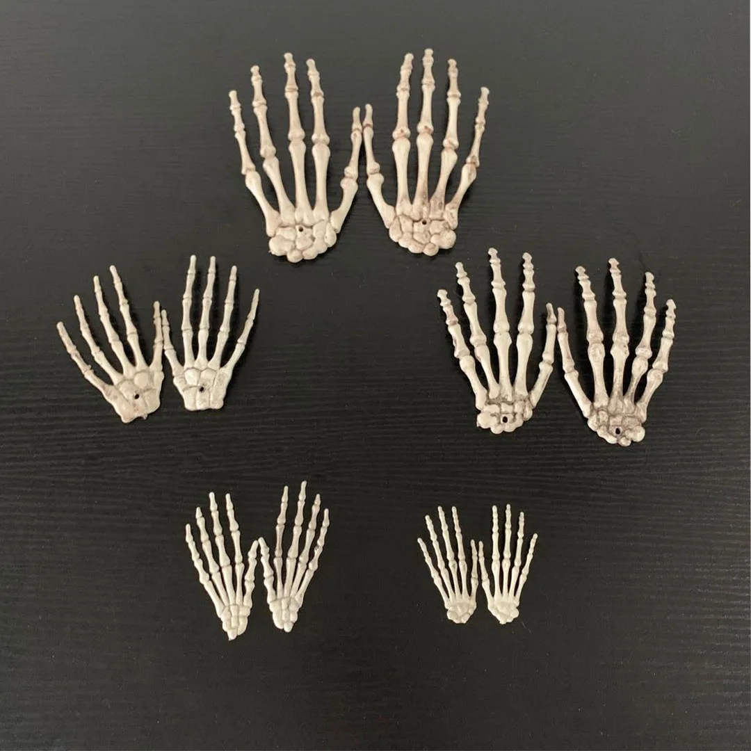 

Halloween Skeleton Hand Paw Skeleton Hand Ornaments Tricky Decoration Haunted House Secret Room Bar Decoration Props