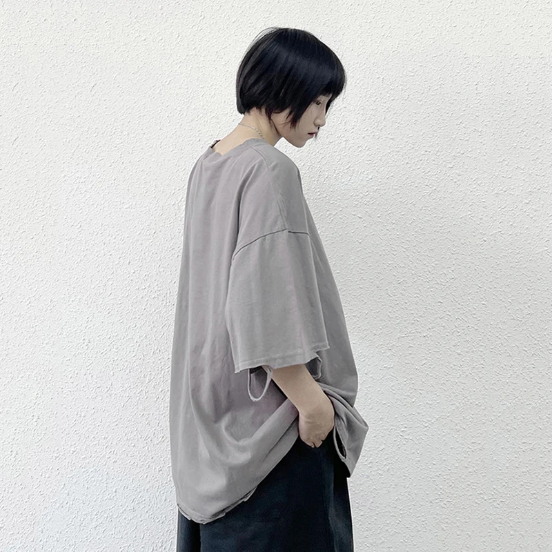 

[EAM] Women Black Asymmetrical Hole Big Size T-shirt New Round Neck Half Sleeve Fashion Tide Spring Summer 2021 1DD5736