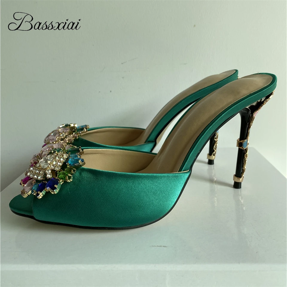 Роскошные атласные туфли на ремешке для девочек летние разноцветные Лепестковые