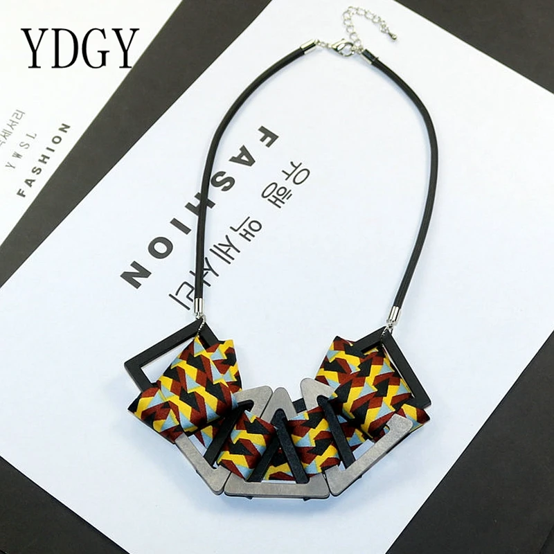 2019autumn and winter new clavicle chain colored laced necklace, ladies fashion air Necklace