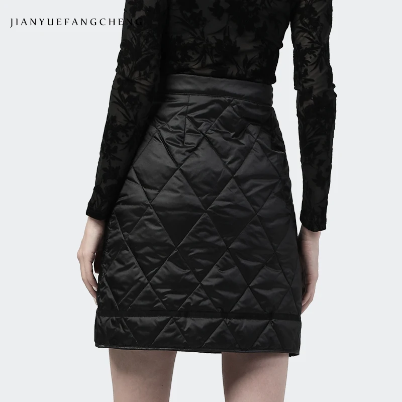 Модные сапоги выше колена на утином пуху мини юбка женская зимняя теплая обувь