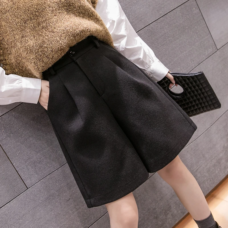 

High Waist Knee Length Woolen Female Shorts Warm Femme Wool Fashion Winter Short Pants Women Casual Wide Leg Shorts Women