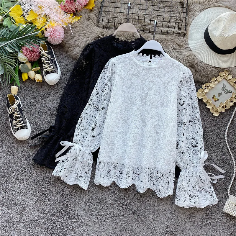 Женская кружевная рубашка приталенная пикантная с длинными рукавами фонариками