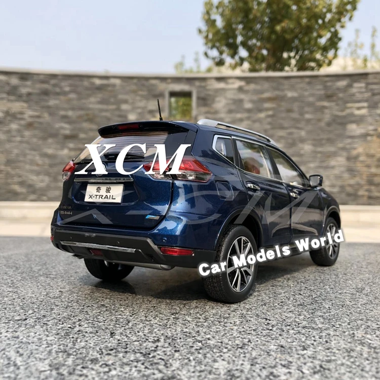 Литая модель автомобиля для нового X-Trail 1:18(синий)+ маленький подарок