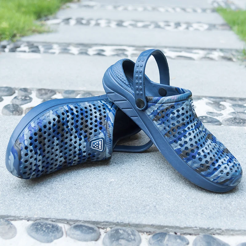 

PULOMIES Summer Men Clogs Quick Dry Casual Home Slippers Camouflage Garden Shoes Beach Sandals Mules Antiskid Bathroom Slippers