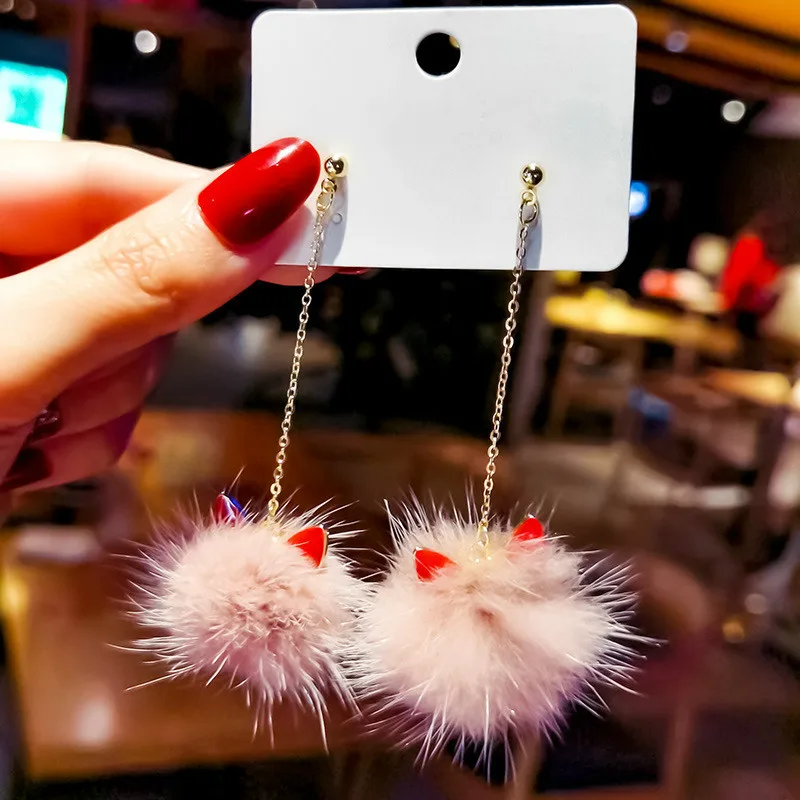 

New Fashion Winter Soft Fluffy Fur Ball Dangle Earrings For Women Fashion Sweet Geometric Earring Wedding Party Jewelry